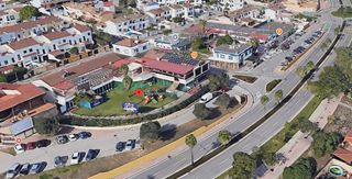 Business premise in Urbanizacion hospital del 1. Local comercial con gran potencial de reposicionamiento en san g