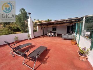 Doppelhaus in San García. Fantástica casa en esquina en la juliana