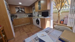 Casa adossada a El Rinconcillo. Vivienda unifamiliar con jardín, terrazas y garaje en el rinconc