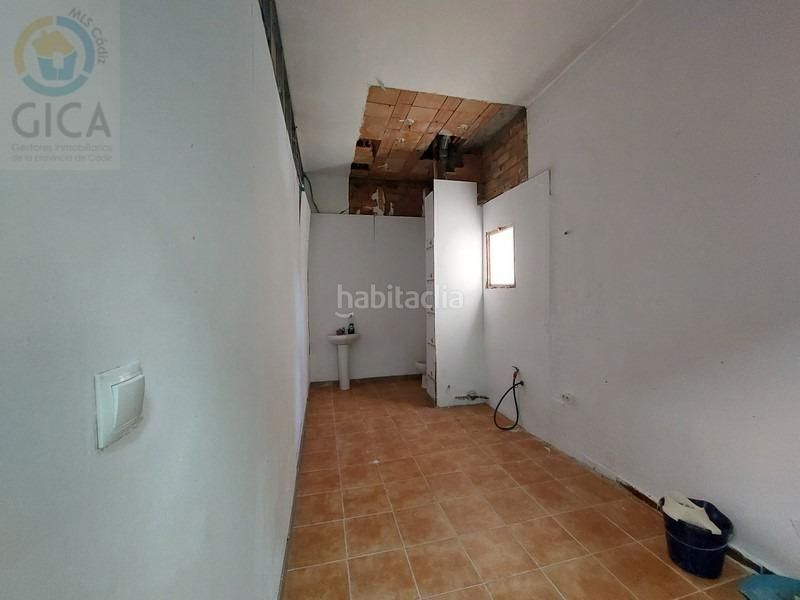 Foto e0ebd218-4f2a-4227-87b8-857da88383bd. Local comercial a San Bernabé Algeciras