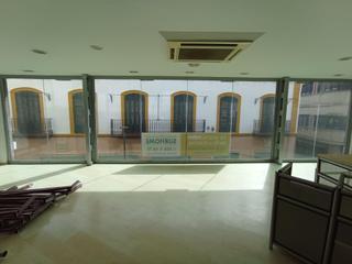 Edifici a Calle tarifa 8. Espléndido edificio residencial en ctarifa centro bajo de algeci