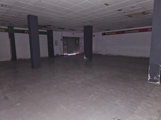 Affitto Locale commerciale in Calle juan gonzalez 1. Local comercial junto al  corte ingles