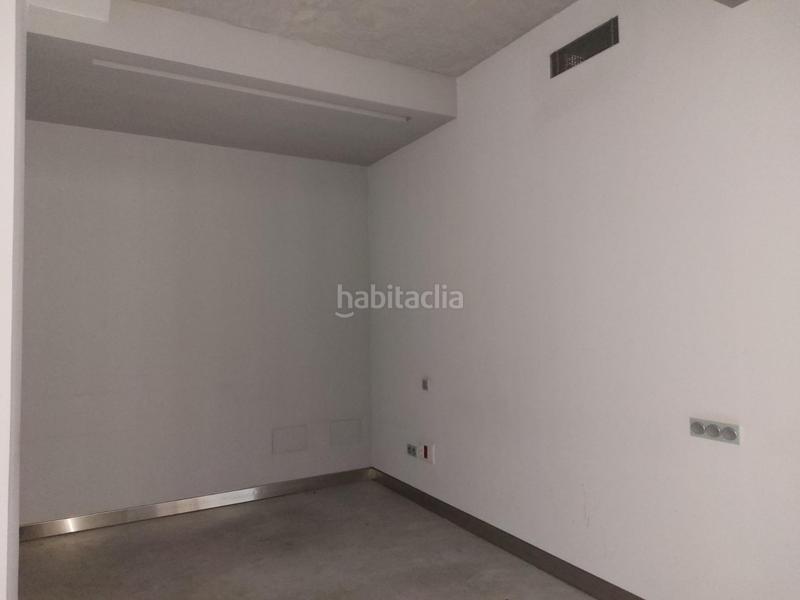 Foto 4fae79bc-83c2-4cc9-a6cd-3b546b5611aa. Alquiler local comercial local en alquiler 800iva en Algeciras