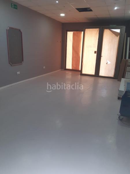 Foto f186f1bb-318d-456c-bc37-dd7a069f8be2. Location local commercial dans La Reconquista - El Rosario Algeciras