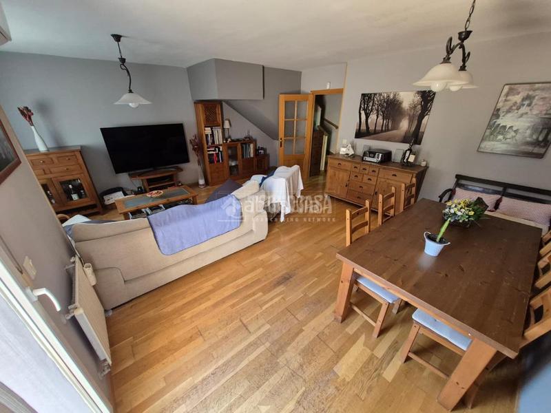 Foto 6685ac47-24d2-4907-8f19-b34d08a2f783. Casa bifamiliare con riscaldamento parcheggio in Estación Valdemoro