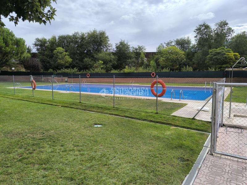 Foto 7885e176-fa5b-4f88-bcb9-04cf47449ec9. Casa bifamiliare con riscaldamento parcheggio in Estación Valdemoro