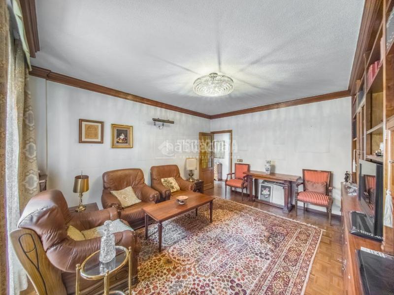 Foto d7d5d3ab-b73f-48d3-9954-9ab51d5efce0. Piso  en venta en Castillejos-Cuzco Madrid