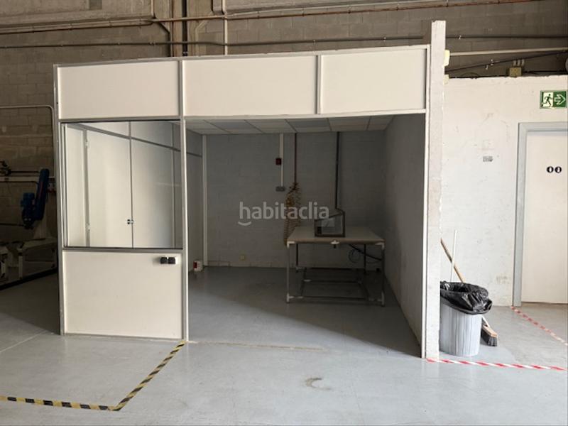 Foto 5be01eb9-5aac-45c8-8467-32e90de104a2. Location local commercial dans Can Calders Sant Feliu de Llobregat