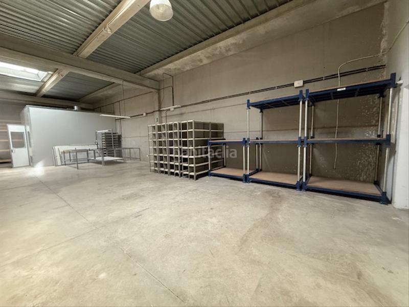 Foto dbb08818-e5a4-4f5b-8818-2cb30b1a0fb3. Location local commercial dans Can Calders Sant Feliu de Llobregat