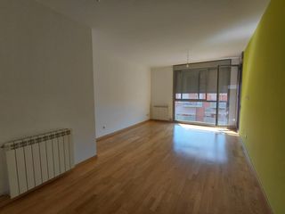 Rent Flat  Carrer de calderón de la barca. Piso de dos habitaciones con habitacion suite