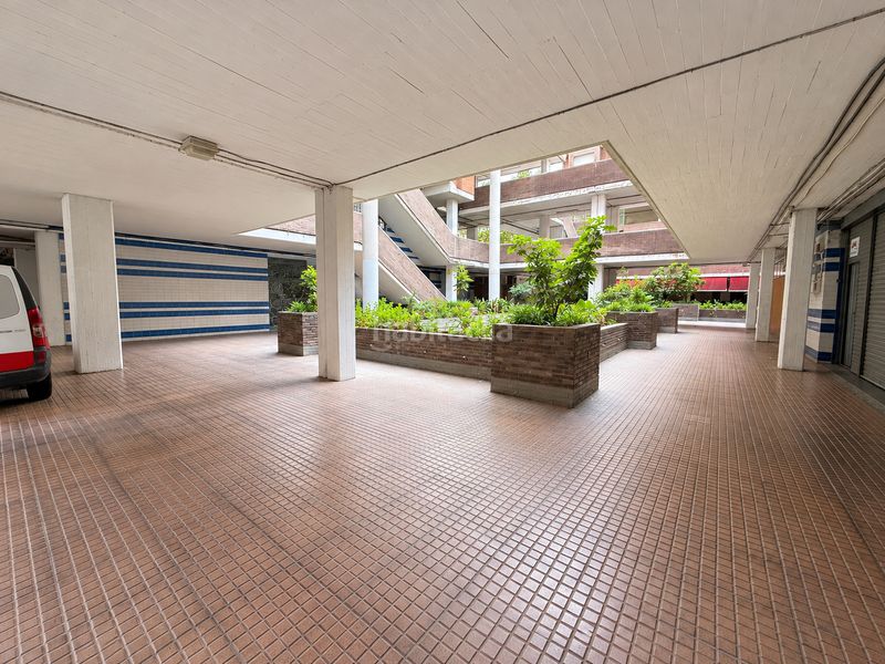 Foto d97b8731-69f5-470c-9d77-0c4c2c8a7f86. Alquiler local comercial local industrial polivalente de 120 m² en alquiler en Esplugues de Llobregat