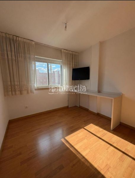 Foto 60d0adb0-19cb-402f-9eb3-8f5baab42c5a. Pis a Palomeras Bajas Madrid