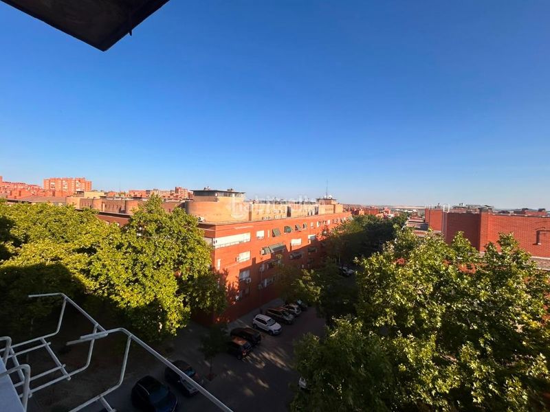 Foto 248b4f92-bdaf-4fee-8c22-edf2e4c286e5. Piso  en venta en Palomeras Bajas Madrid