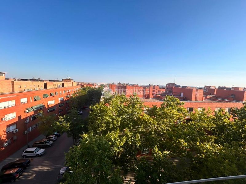 Foto 63677998-3404-4e23-89bd-eda8e2cc5cc1. Piso  en venta en Palomeras Bajas Madrid