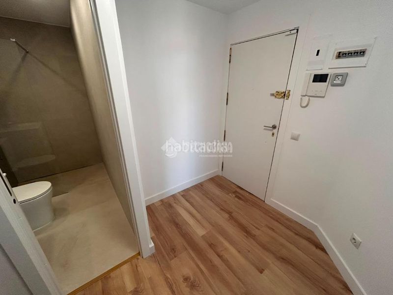 Foto a0ae7c69-5fa8-4093-bd46-77d867fb3800. Piso  en venta en Palomeras Bajas Madrid