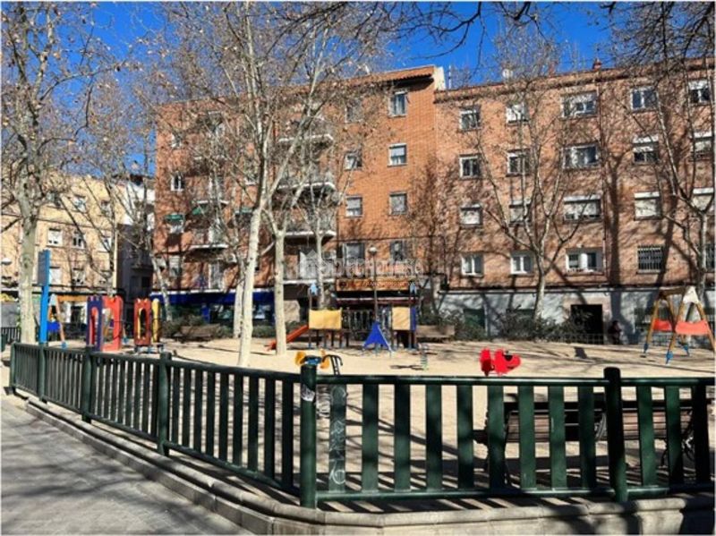 Foto 4f112be5-7093-4a80-9676-884e17f0d208. Local comercial a Moscardó Madrid