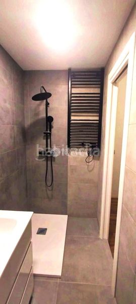 Foto d80a588a-4143-4fb9-99f7-6ef10c2209c4. Local comercial a Moscardó Madrid