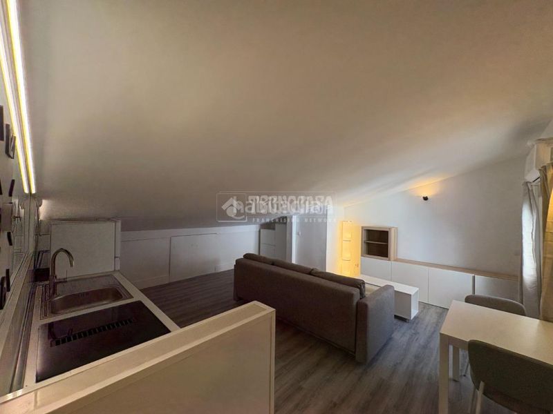 Foto e43ca3ac-8f6d-42c0-b828-c7e5e967cf97. Rent flat with heating in Moscardó Madrid