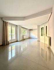 Casa aparellada a Corralejos-Campo de las Naciones. Casa en venta en madrid