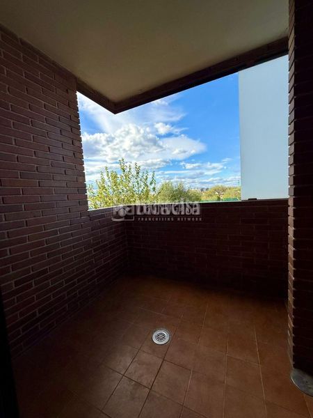 Foto 28a04b9b-41db-4a8c-a97e-22f826c1aab4. Pis amb aparcament a Corralejos-Campo de las Naciones Madrid