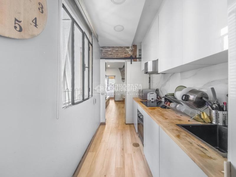 Foto c4fb04de-5d7d-4bc9-b4a3-ea1cdbd169a1. Piso  en venta en Embajadores-Lavapiés Madrid