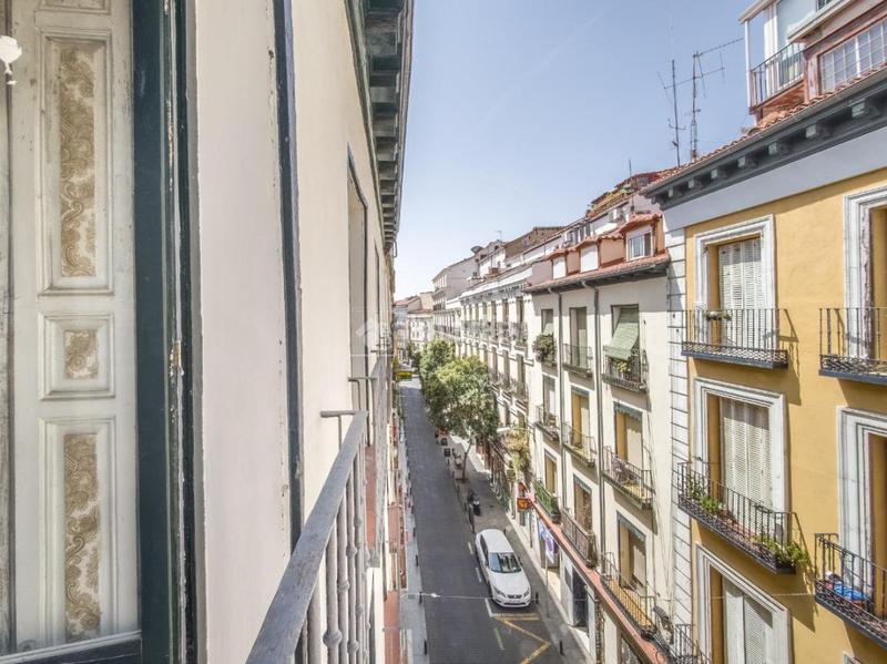 Foto 3e36f9bc-b162-4236-8879-f58cbe6510da. Piso  en venta en Cortes-Huertas Madrid