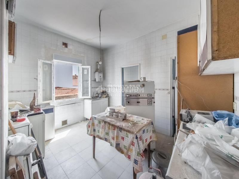Foto d26d0eb9-4eb8-4e78-a50b-fa36765e1db5. Piso  en venta en Cortes-Huertas Madrid