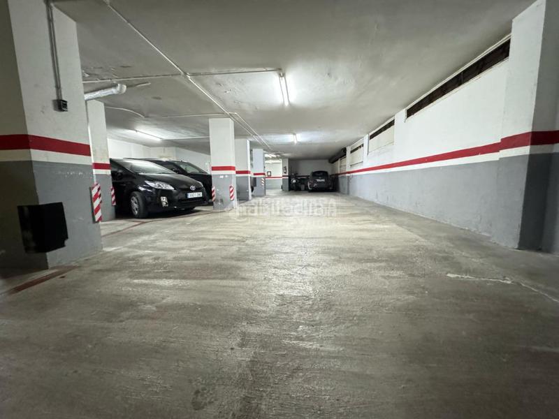 Foto 0c024cb6-f3c4-49a0-9ac9-d8eaf3f9c24e. Parking coche boxplaza de garaje en venta en Prosperitat Barcelona