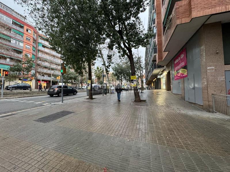 Foto 28befaf8-88bc-40bc-8938-70d5fcd77dc6. Parking coche boxplaza de garaje en venta en Prosperitat Barcelona