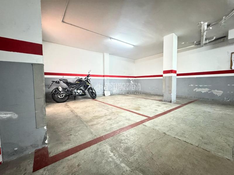 Foto 3a5b3252-c167-491f-b397-06d8961fda08. Parking coche boxplaza de garaje en venta en Prosperitat Barcelona