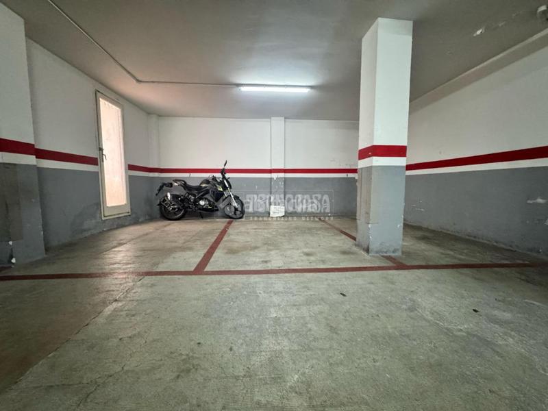 Foto 47d0cd87-9cc0-4cb3-a155-bf6de8cfcdc7. Parking coche boxplaza de garaje en venta en Prosperitat Barcelona