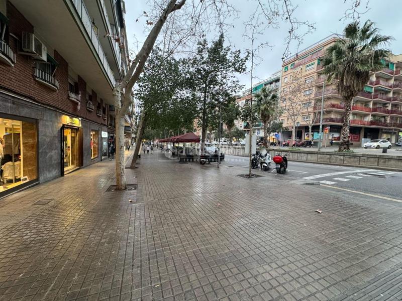 Foto 4da62104-849e-4cf0-b3eb-a3d751db91da. Parking coche boxplaza de garaje en venta en Prosperitat Barcelona