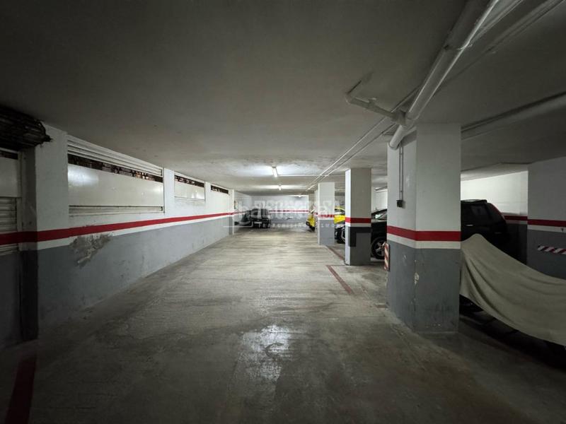 Foto 5524b023-60df-49a2-9759-da00925ede44. Parking coche boxplaza de garaje en venta en Prosperitat Barcelona