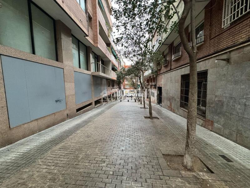 Foto 55a2884c-7696-44bc-8b24-123c8bbd9c91. Parking coche boxplaza de garaje en venta en Prosperitat Barcelona