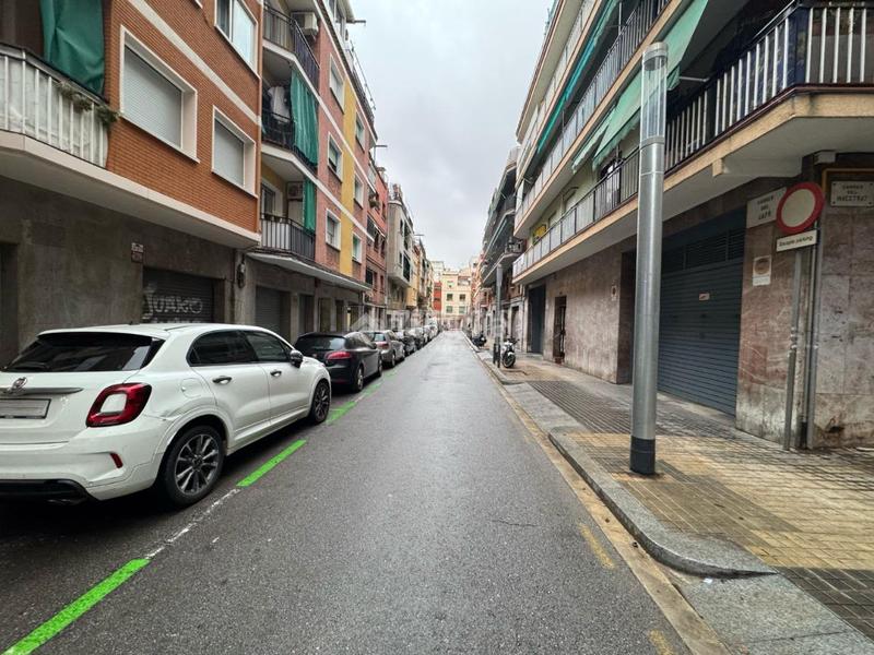 Foto 796e483d-7290-42d3-8464-ffb17cd89e93. Parking coche boxplaza de garaje en venta en Prosperitat Barcelona