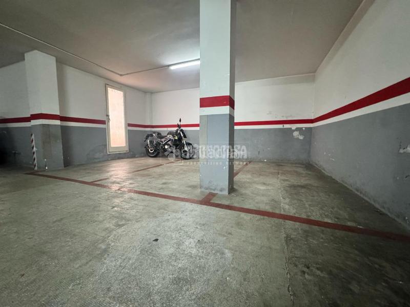 Foto 7c04c952-dce0-496e-bb6d-804fc8dbd62e. Parking coche boxplaza de garaje en venta en Prosperitat Barcelona