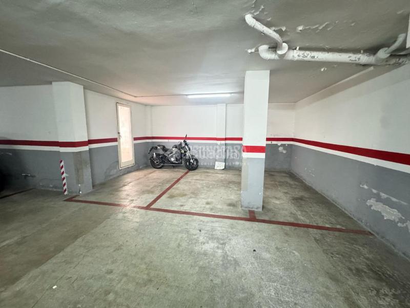 Foto 8124fcd8-dc60-4e44-9d29-f7ee016ef98c. Parking coche boxplaza de garaje en venta en Prosperitat Barcelona