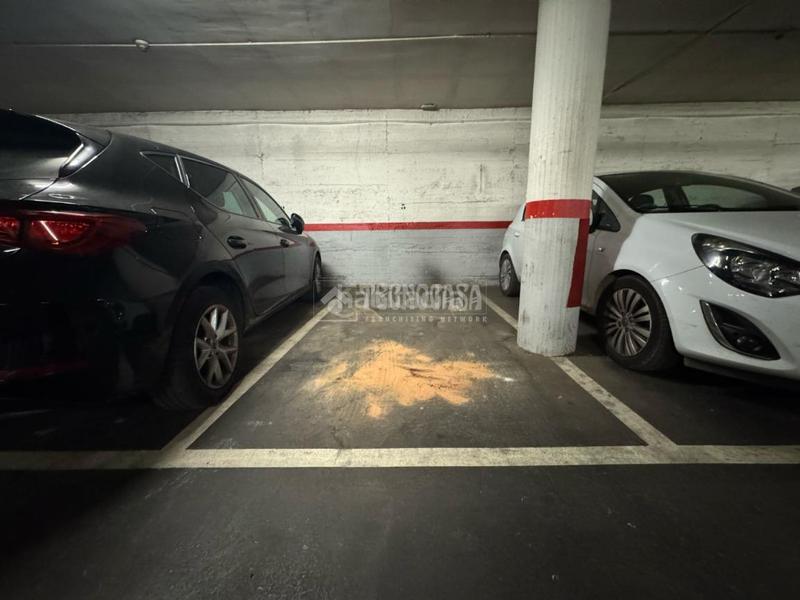Foto 564e8296-be57-46ed-a205-916bb678b1c5. Parking coche boxplaza de garaje en venta en Prosperitat Barcelona