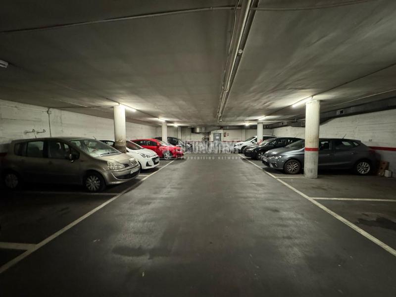 Foto 79e67574-7f59-460e-9ea1-8bdb59f0d4e5. Parking coche boxplaza de garaje en venta en Prosperitat Barcelona