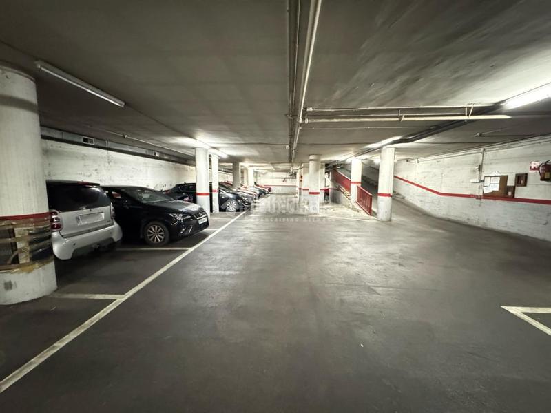 Foto 87ecd4ee-aa05-4a38-bc1b-ba956cfb5816. Parking coche boxplaza de garaje en venta en Prosperitat Barcelona