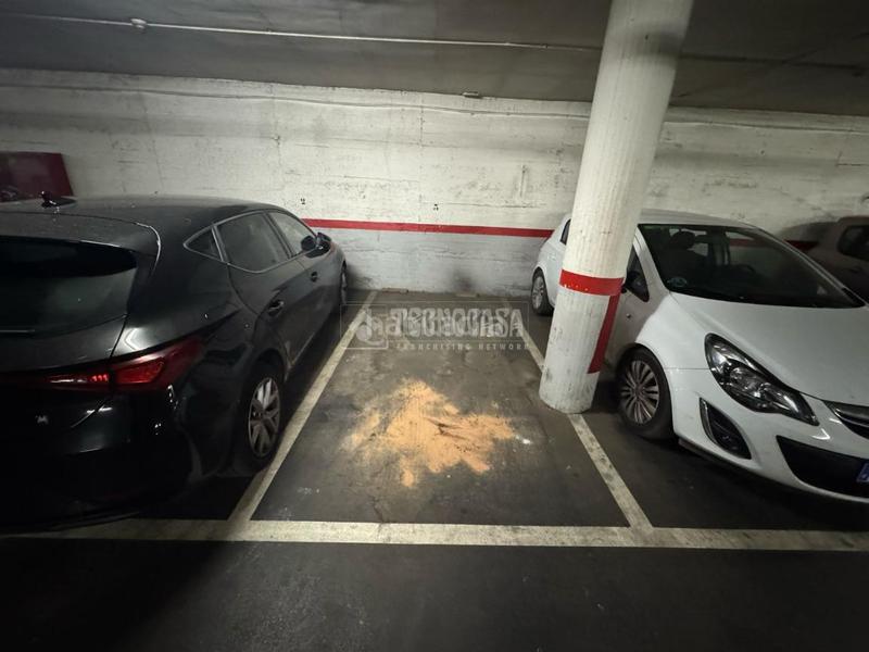 Foto d9101220-78af-4a95-aa13-f315c316aab9. Parking coche boxplaza de garaje en venta en Prosperitat Barcelona