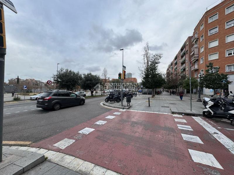 Foto fbfc602b-2e2e-4624-9616-42e48b4df048. Parking coche boxplaza de garaje en venta en Prosperitat Barcelona