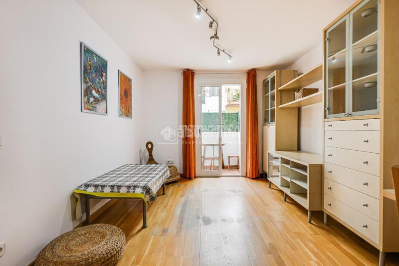 Foto e1badd69-e881-430b-9bfe-45138110ba39. Piso  en venta en Prosperitat Barcelona