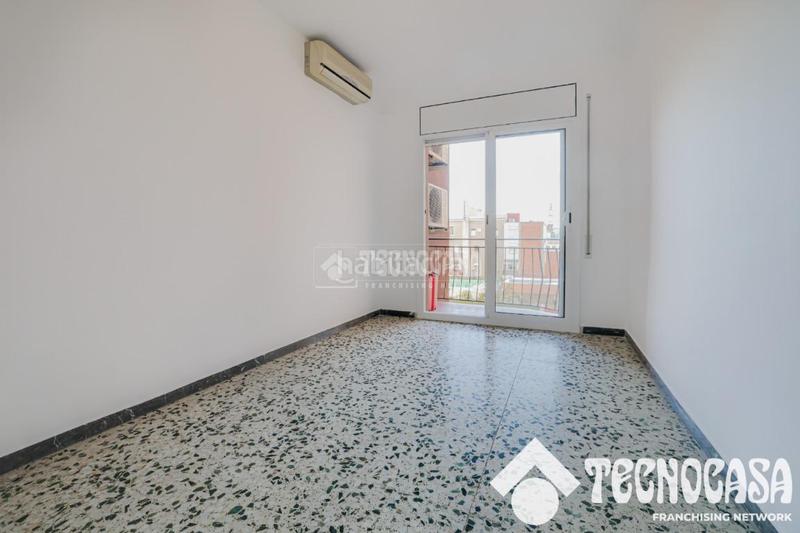 Foto 8cd3d373-bf33-4899-93bb-609827bf508e. Pis a Prosperitat Barcelona