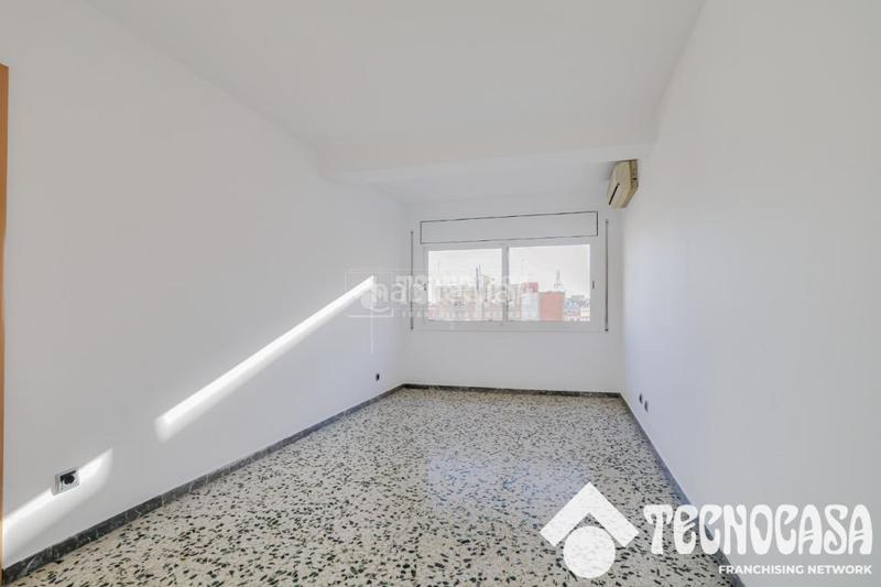 Foto bae468f9-5b72-4ba5-a074-69cd2e40d9df. Pis a Prosperitat Barcelona