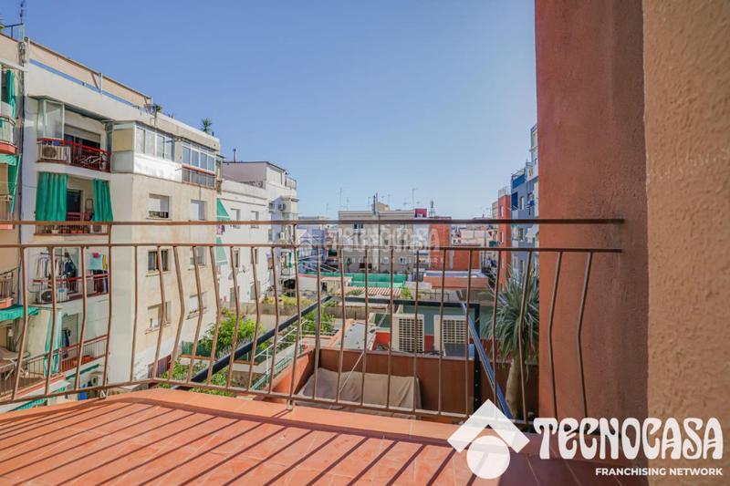 Foto d30b01cd-3fad-425b-a751-cf272ad6982c. Pis a Prosperitat Barcelona