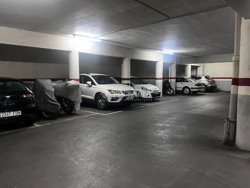 Foto 5bea2a24-128f-45d1-8c5b-f71bd179b8d0. Parking coche boxplaza de garaje en venta en Prosperitat Barcelona