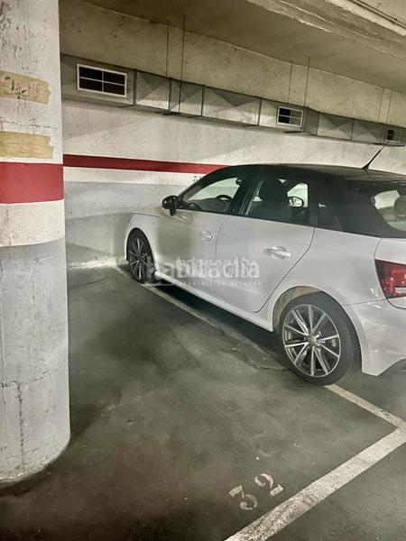 Foto a8479a26-01cd-4271-a415-d97f19511e85. Parking coche boxplaza de garaje en venta en Prosperitat Barcelona