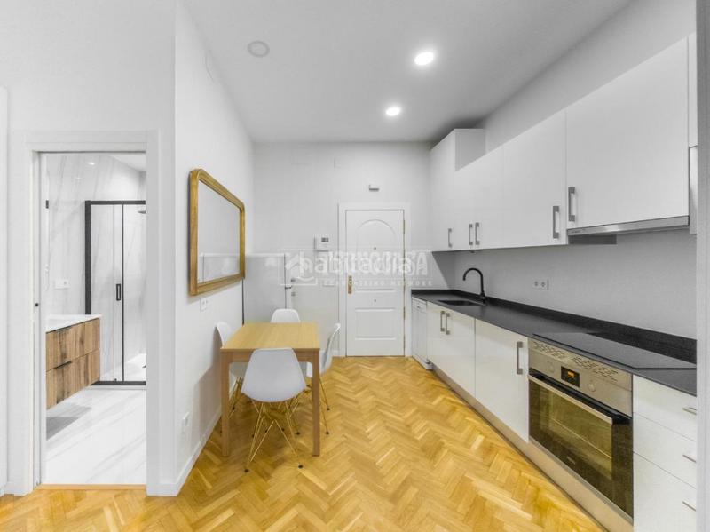 Foto 30e751ac-d6cc-46dc-9fae-5b567d21ab31. Location appartement dans Sol Madrid