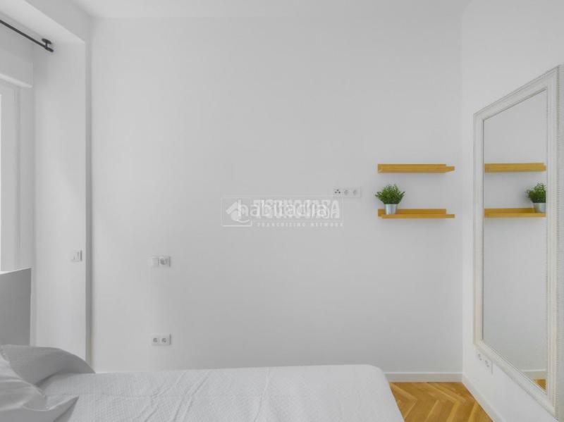 Foto 35f888ec-cd3d-4a3f-a00d-135150cf1462. Location appartement dans Sol Madrid